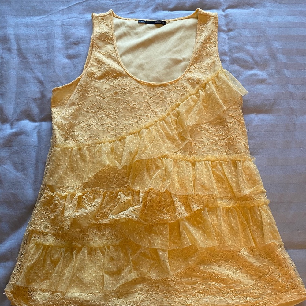 Sleeveless shirt